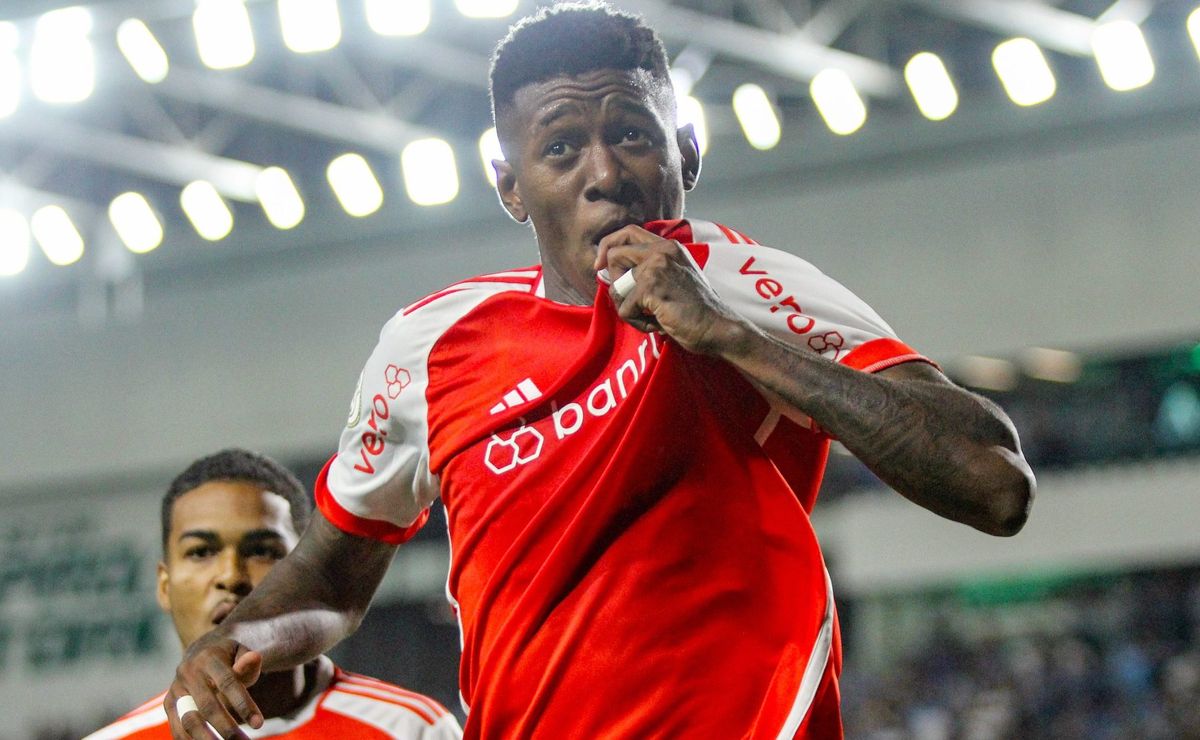 Cobiçado pelo Flamengo, confira os números de Vitão do Internacional