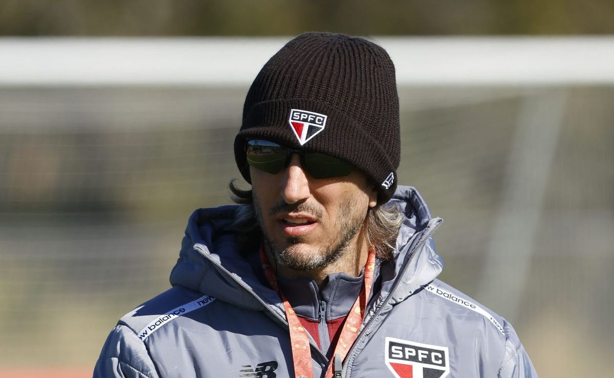 Julio Casares manda recado a Zubeldía envolvendo Ryan Francisco e +3 joias do São Paulo: “Satisfação”