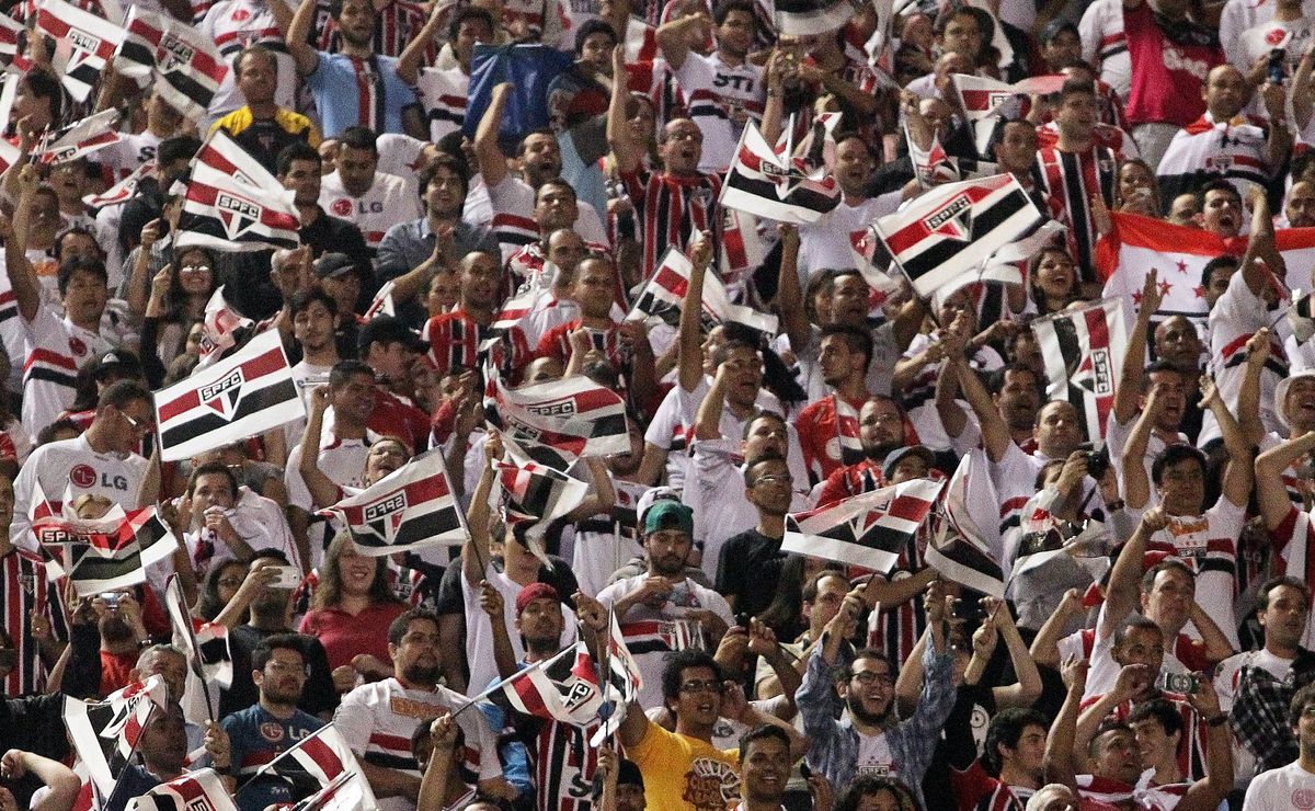 Em parceria com Superbet, São Paulo promete maior bandeirão do mundo contra o Corinthians