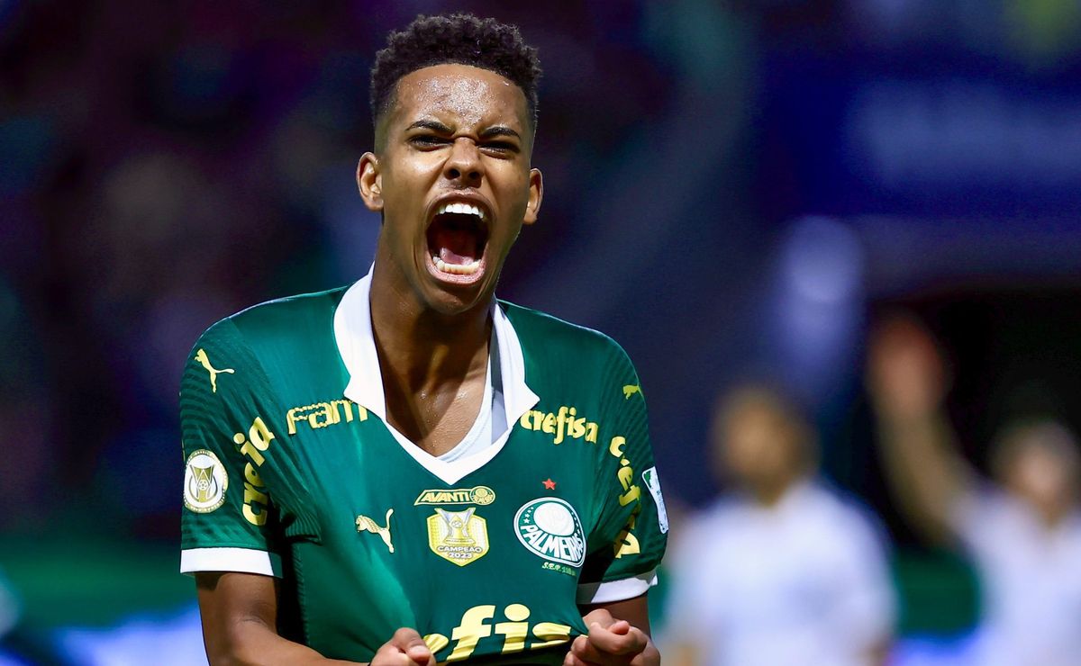 Inteligência Artificial revela Palmeiras de Estêvão favorito para o clássico diante do Santos