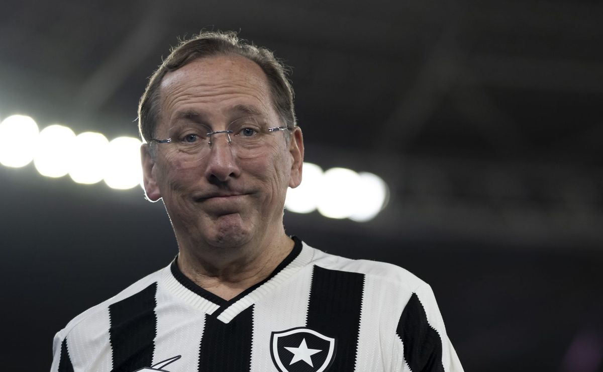 Textor toma nova decisão sobre vender Gregore ao Palmeiras e Botafogo descarta negócio