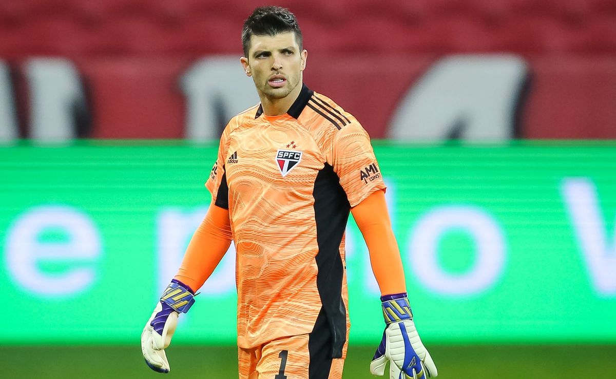 Torcida critica chegada de Tiago Volpi e aponta retrocesso nas ambições do clube