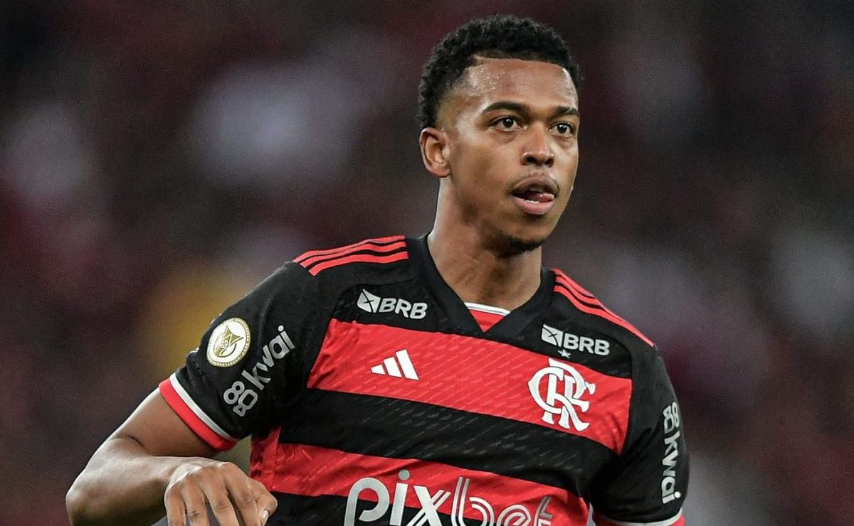 Carlinhos desabafa após assumir artilharia no Flamengo: “Dever cumprido”