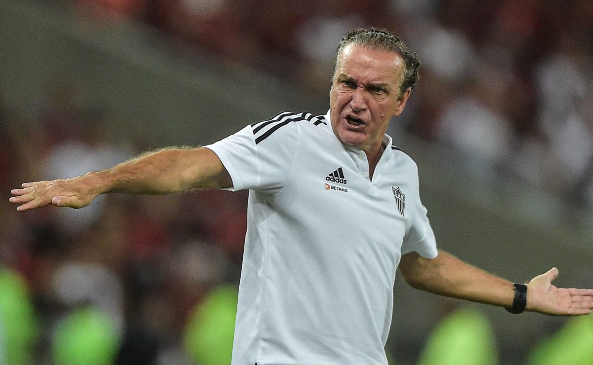 Cuca reprova contratação e Atlético-MG cancela negociações pela chegada de Luizão, do West Ham