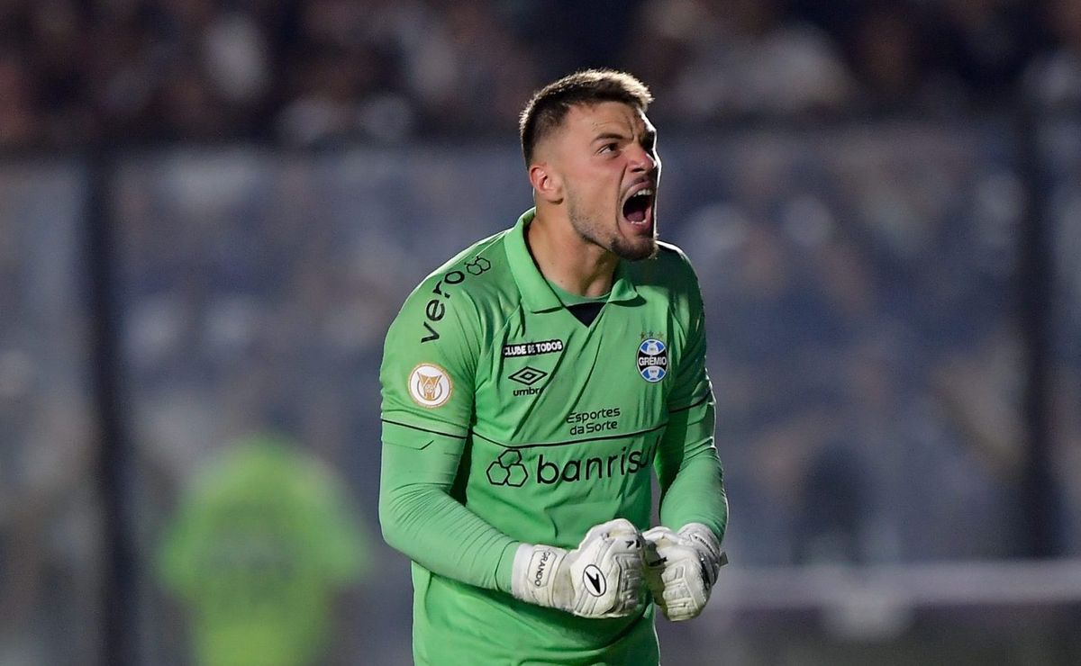 Gabriel Grando celebra titularidade no Grêmio: “feliz pelo retorno”