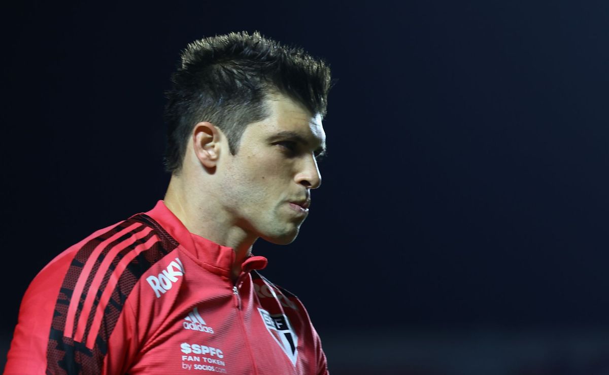 Quinteiros explica que Tiago Volpi é uma das únicas possibilidades do mercado para reforçar o Grêmio