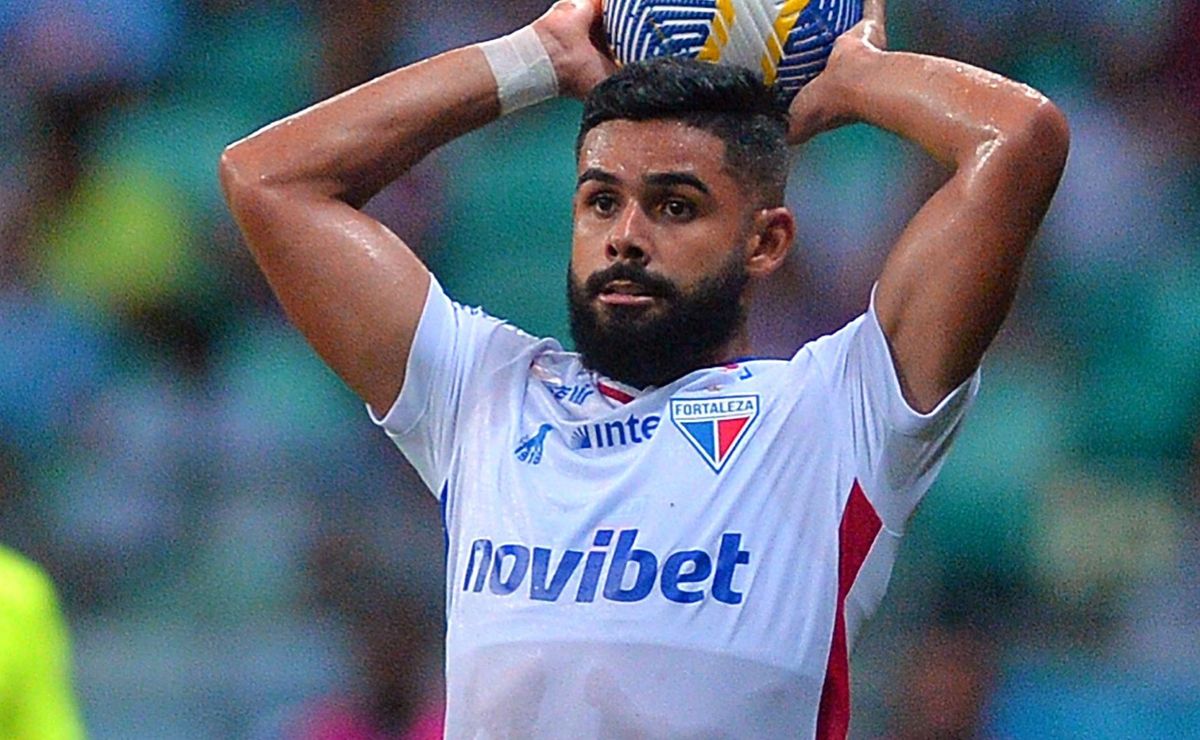 Felipe Jonatan no Grêmio em 2025 tem aprovação dos torcedores na web: “Eu acho bom lateral”