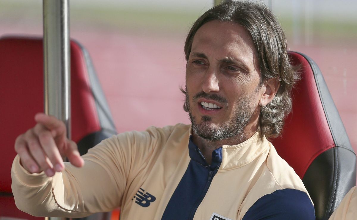 Luis Zubeldía elogia sintonia entre Alisson e Pablo Maia no São Paulo