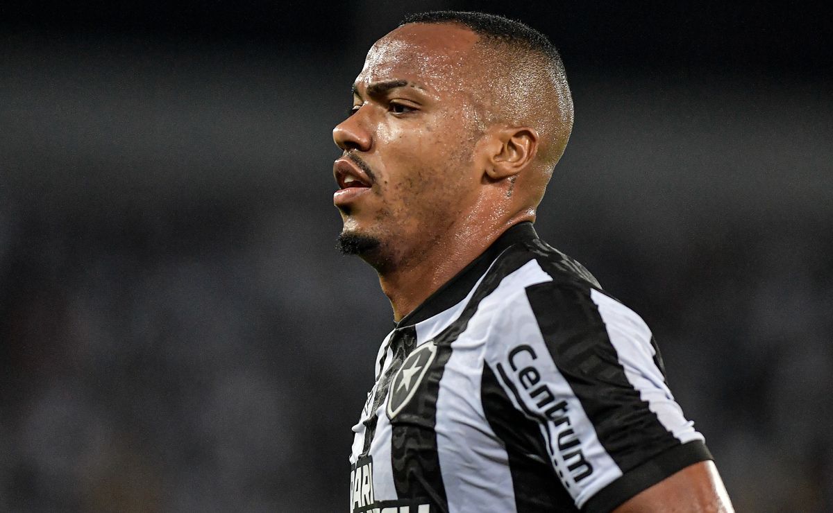 Marlon Freitas revela que achou que sairia do Botafogo após 2023