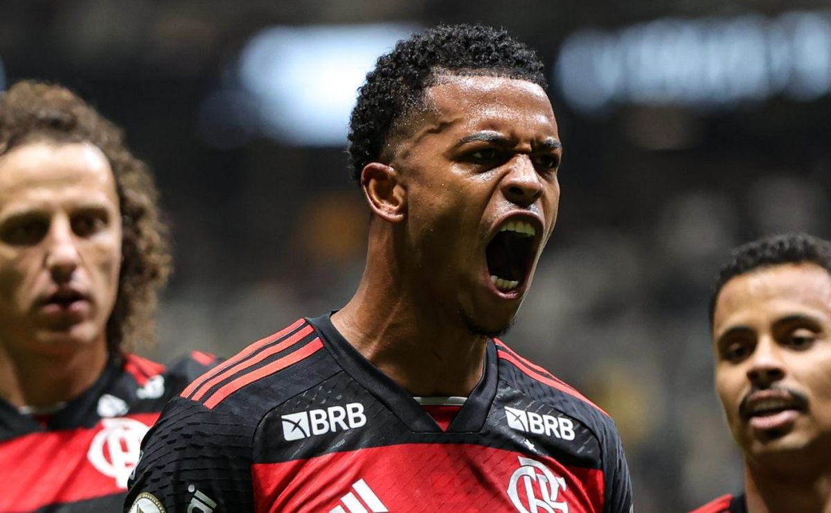 Carlinhos aceita oferta e está de saída do Flamengo para assinar com outro time brasileiro