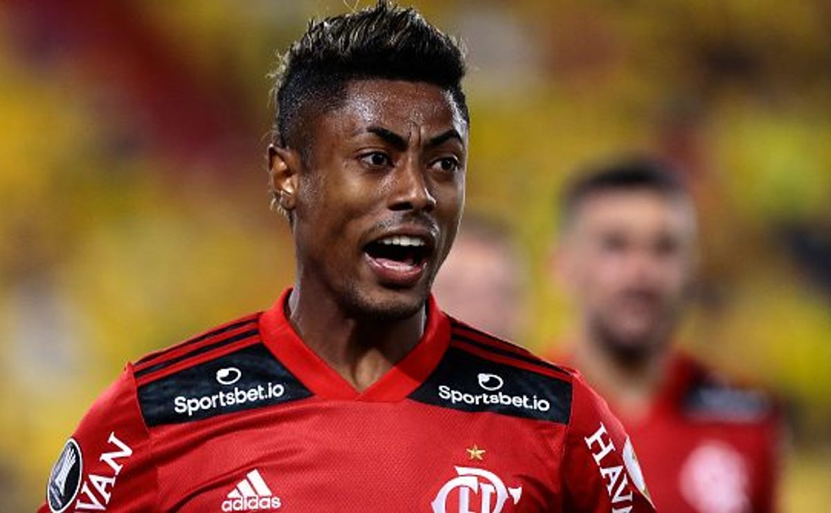 Bruno Henrique assinando com o Atlético-MG com ajuda de patrocinador tem toda verdade revelada