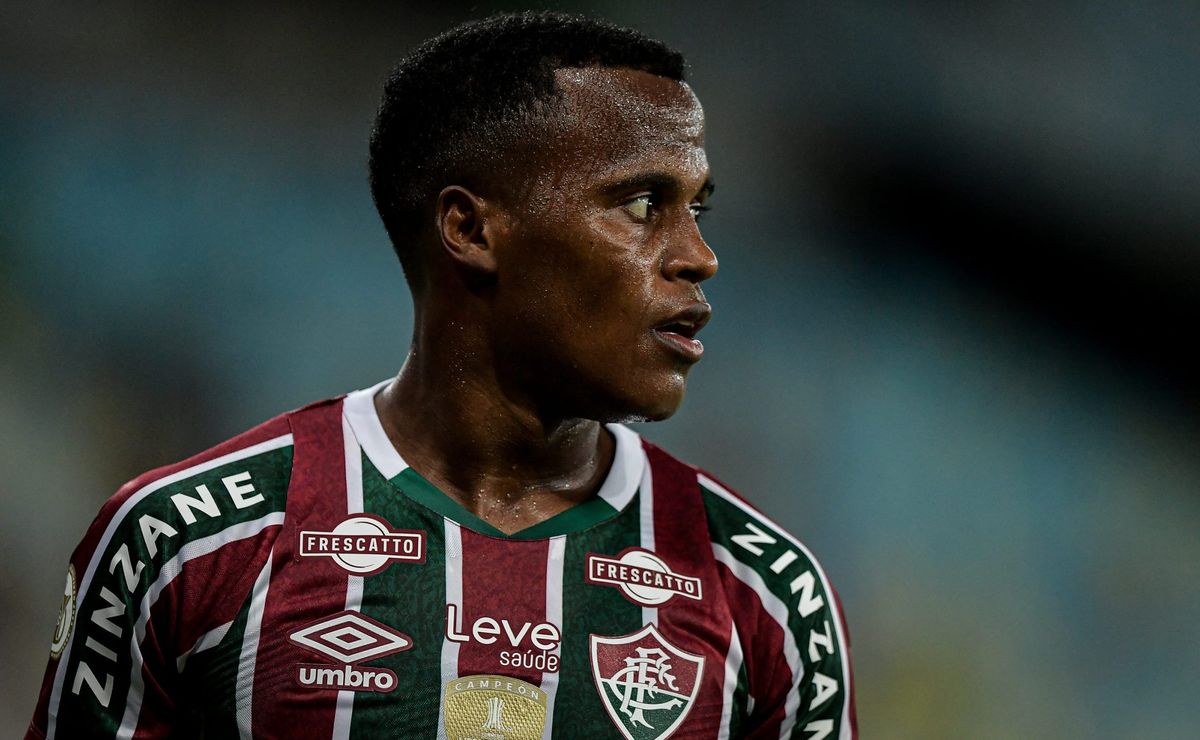 Retorno de Jhon Arias em Botafogo X Fluminense tem atualização com Mano Menezes devendo usar colombiano