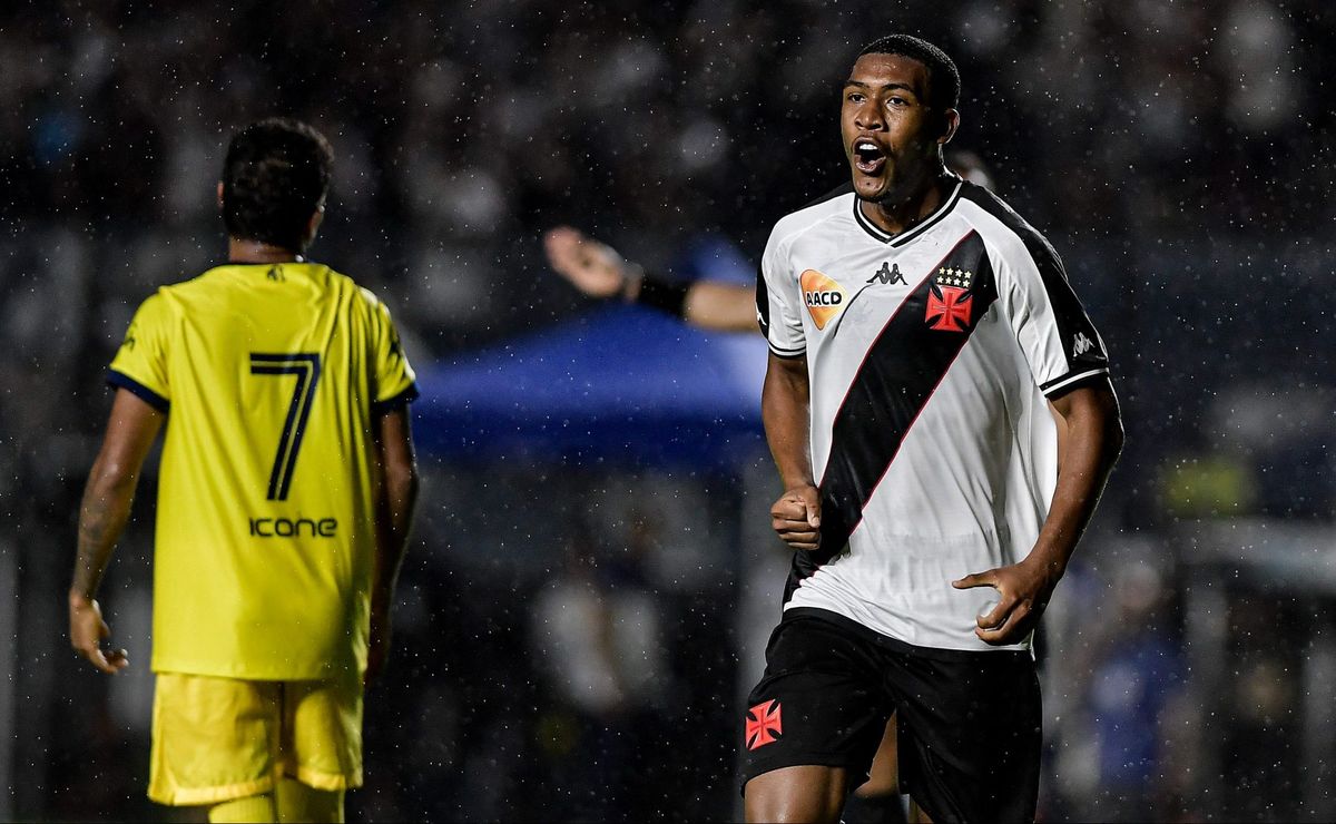 Alvo de clubes europeus, Rayan desponta para ser titular do 2025 em Vasco