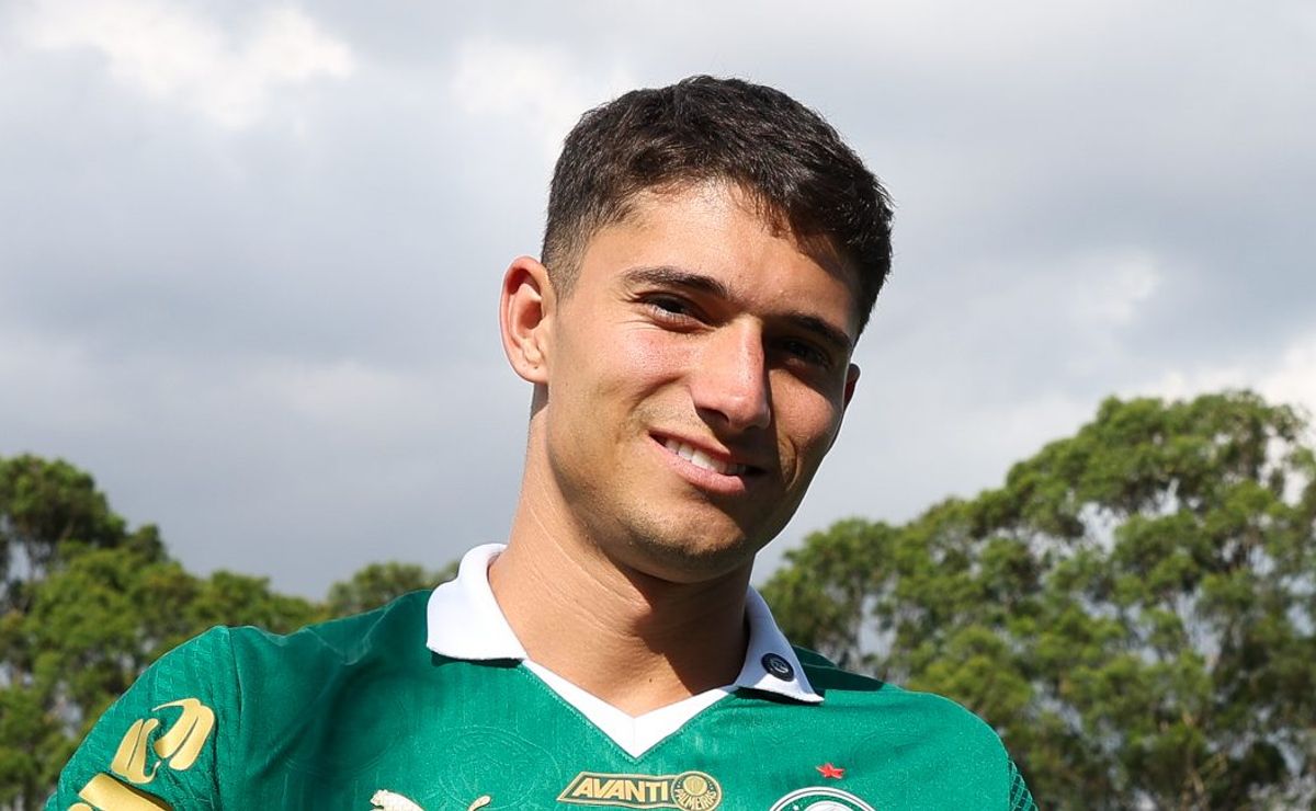 Atuesta vai perder espaço após chegada de Emiliano Martínez e Palmeiras busca negociar o meia