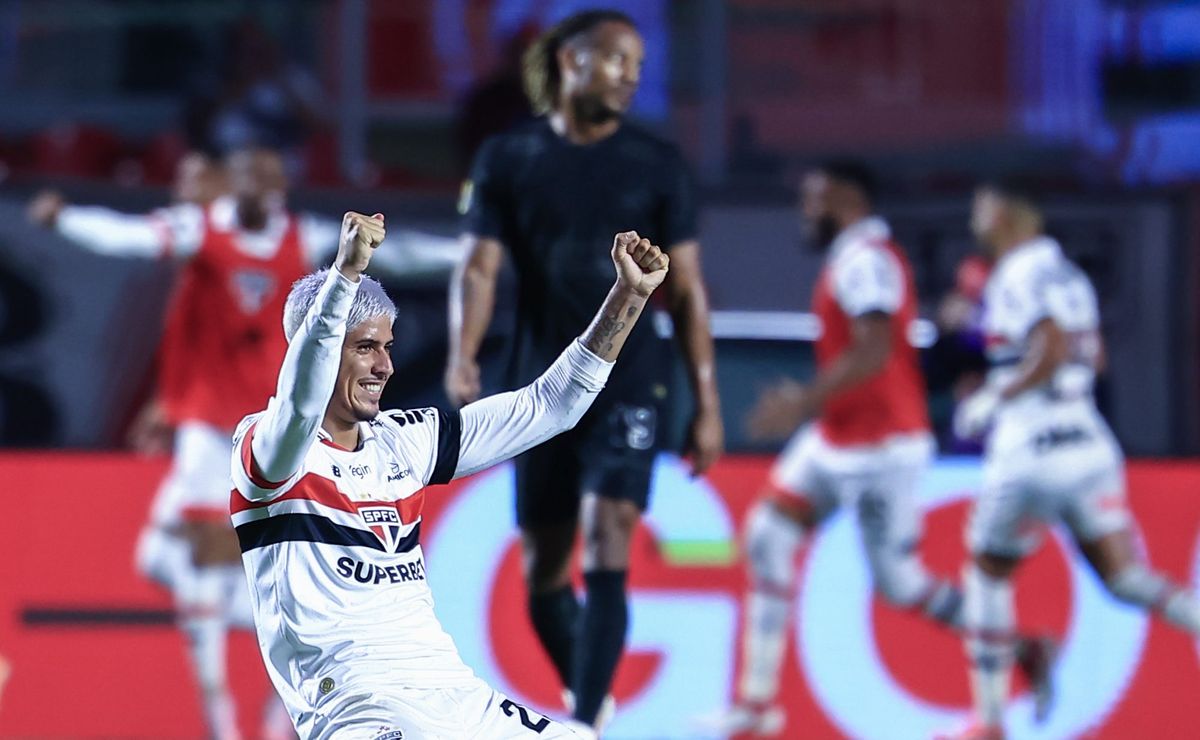 São Paulo x Corinthians na Record desbancou a audiência da Globo; veja números