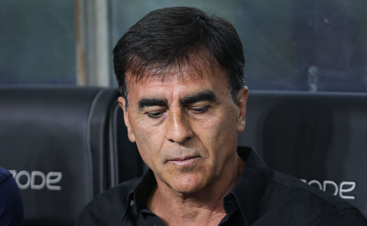 Após goleada no Gauchão, Quinteros cancela folga dos jogadores do Grêmio; saiba o motivo