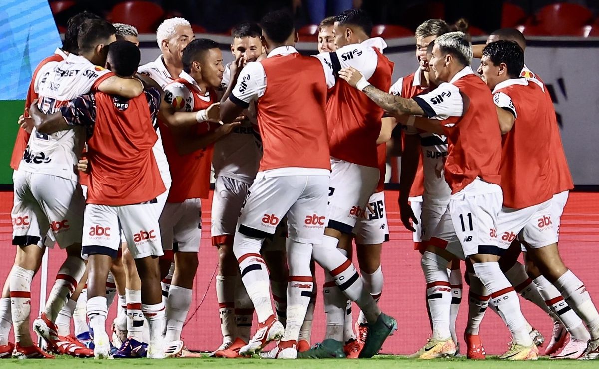 São Paulo anuncia time alternativo para jogo importante na quarta-feira