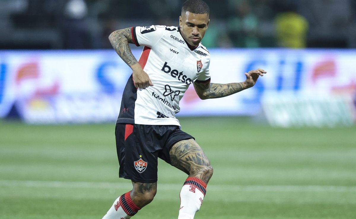 Contratação de Lucas Esteves pelo Grêmio sofre reviravolta e caso pode parar na Justiça