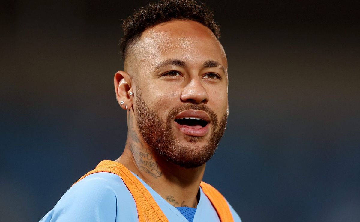 Corinthians está sem dinheiro por reforços e Sergio Ramos pode jogar com Neymar no Santos em 2025