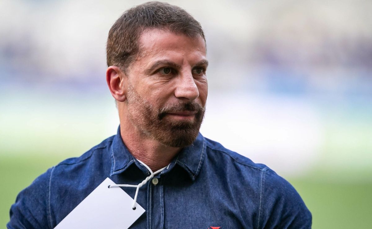 Pedrinho busca renovação de Jair Paulinho e Puma Rodríguez após chegar acordo com Vegetti