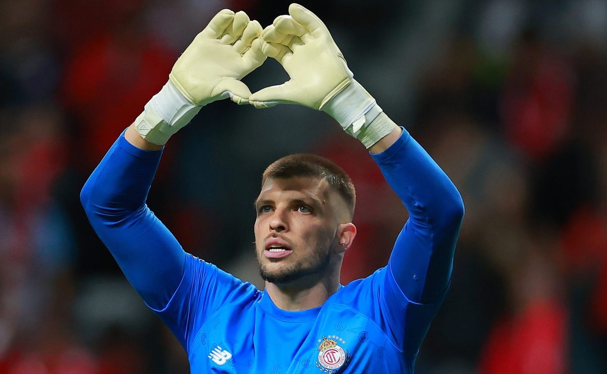 Tiago Volpi do Grêmio fala sobre como enfrenta a rejeição dos torcedores