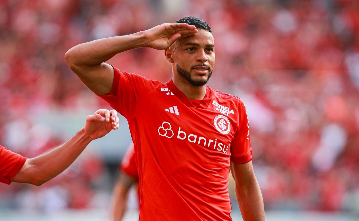 Internacional faz exigência milionária para liberar Wanderson e Palmeiras desiste de negócio