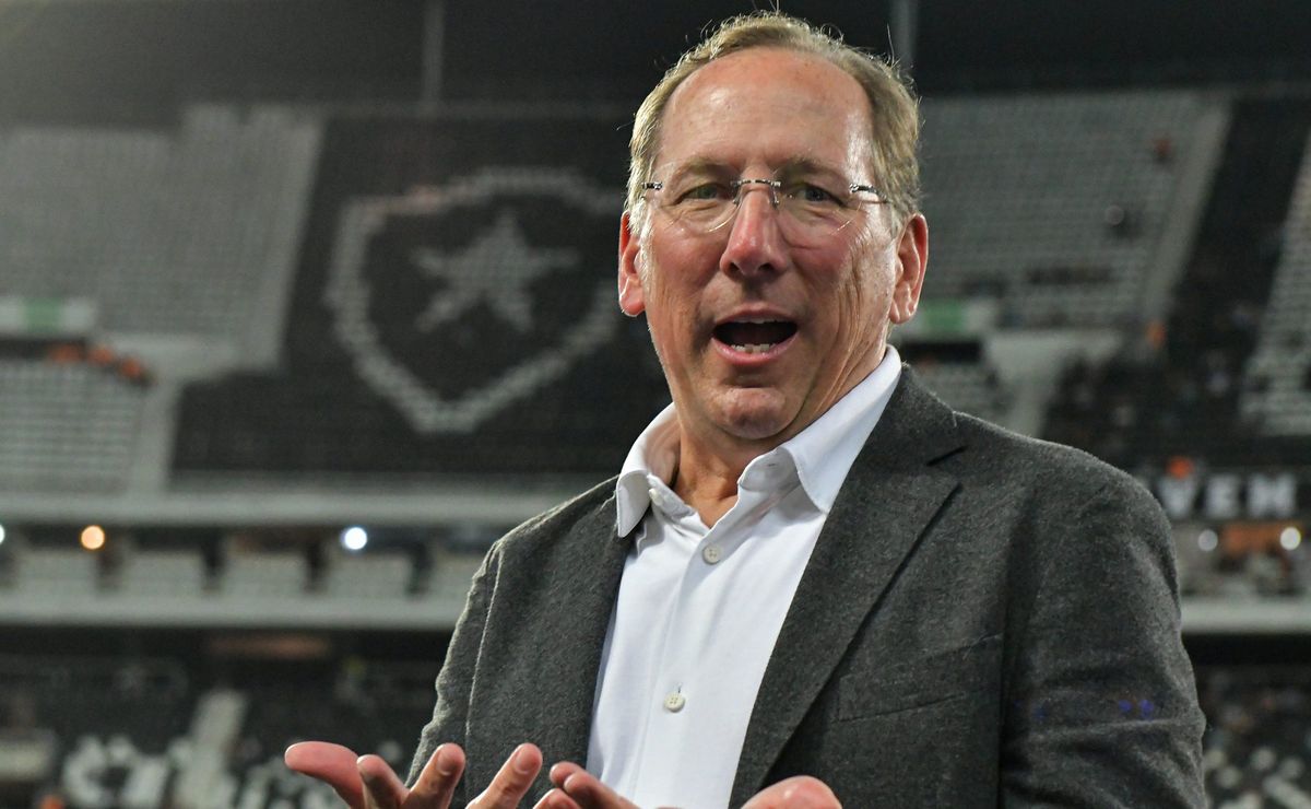 Negociações avançam e técnico campeão da Champions League se aproxima do Botafogo