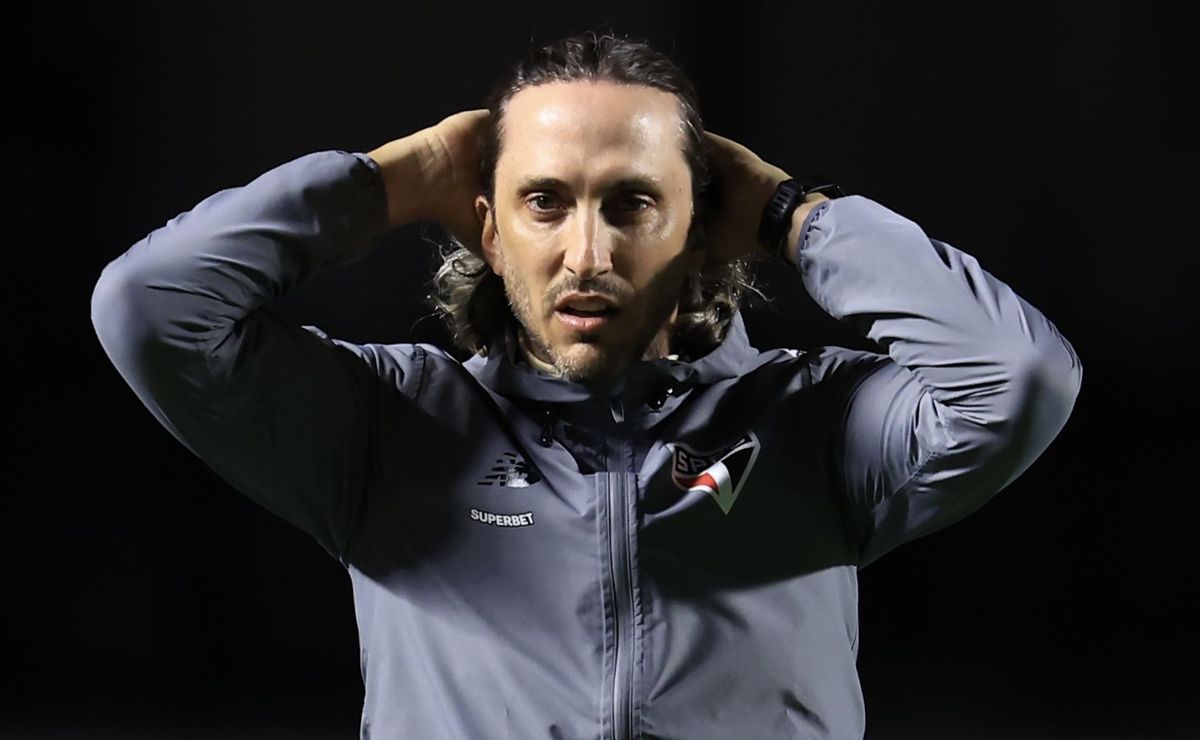 São Paulo enfrenta a Portuguesa no Pacaembu com trauma recente de gramado sintético