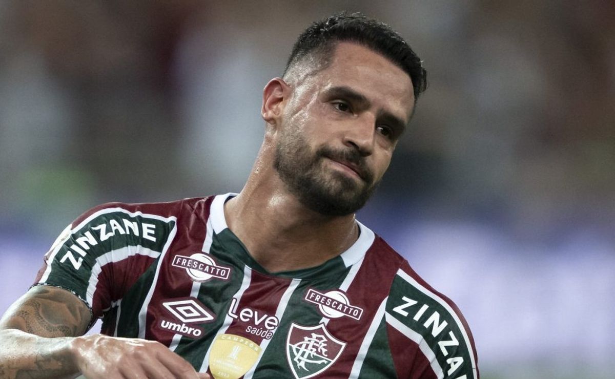 Renato Augusto pode voltar ao Fluminense antes do tempo previsto após contusão