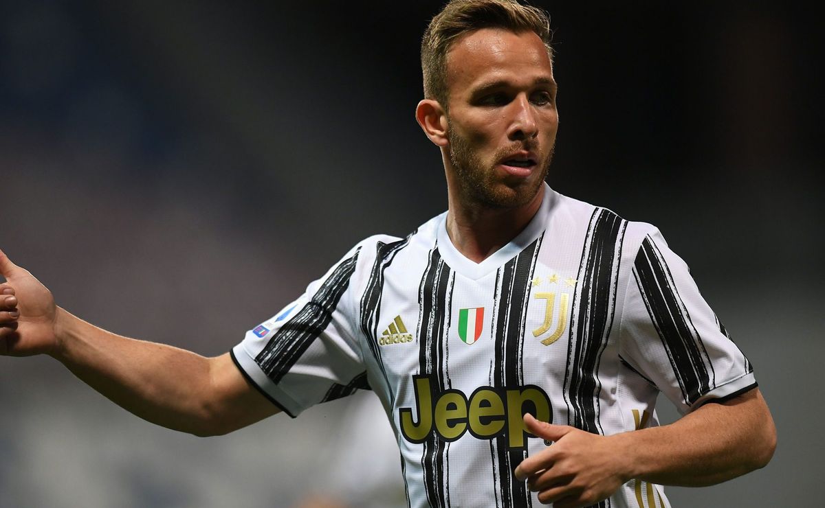 Neymar e Seleção Brasileira convencem Arthur a voltar para o futebol nacional em acerto com Santos