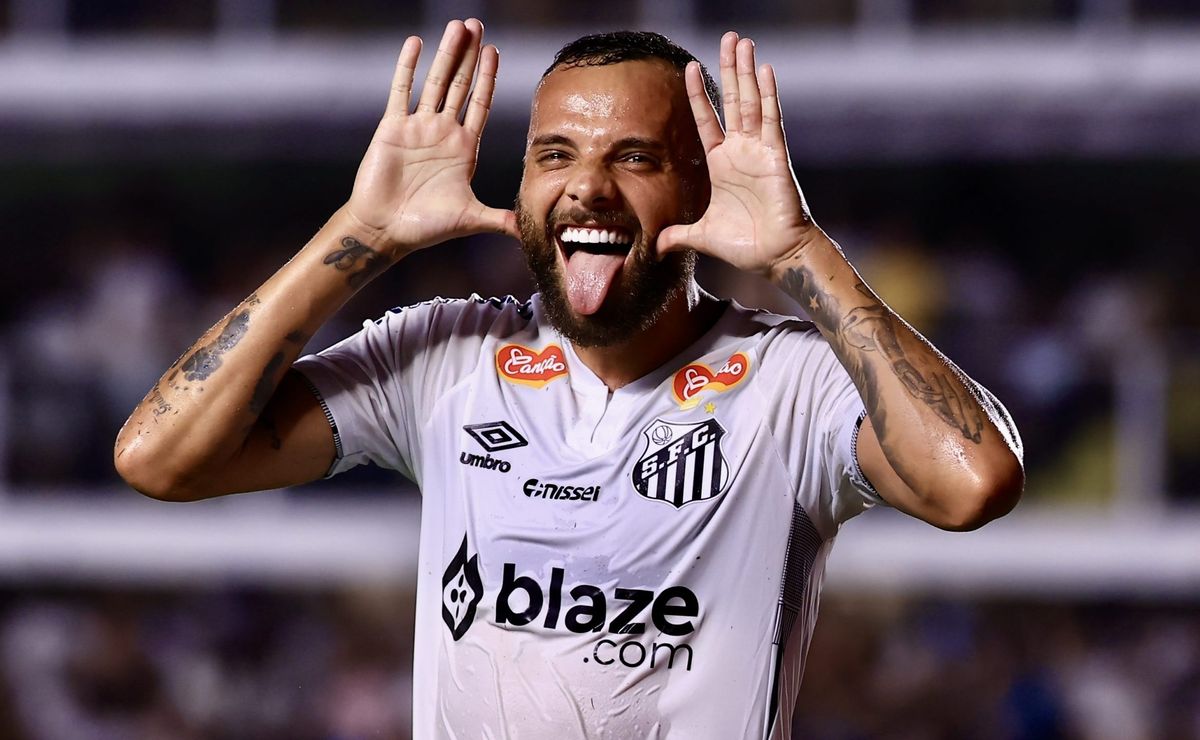Guilherme, do Santos, recria comemoração de Neymar e provoca torcida santista
