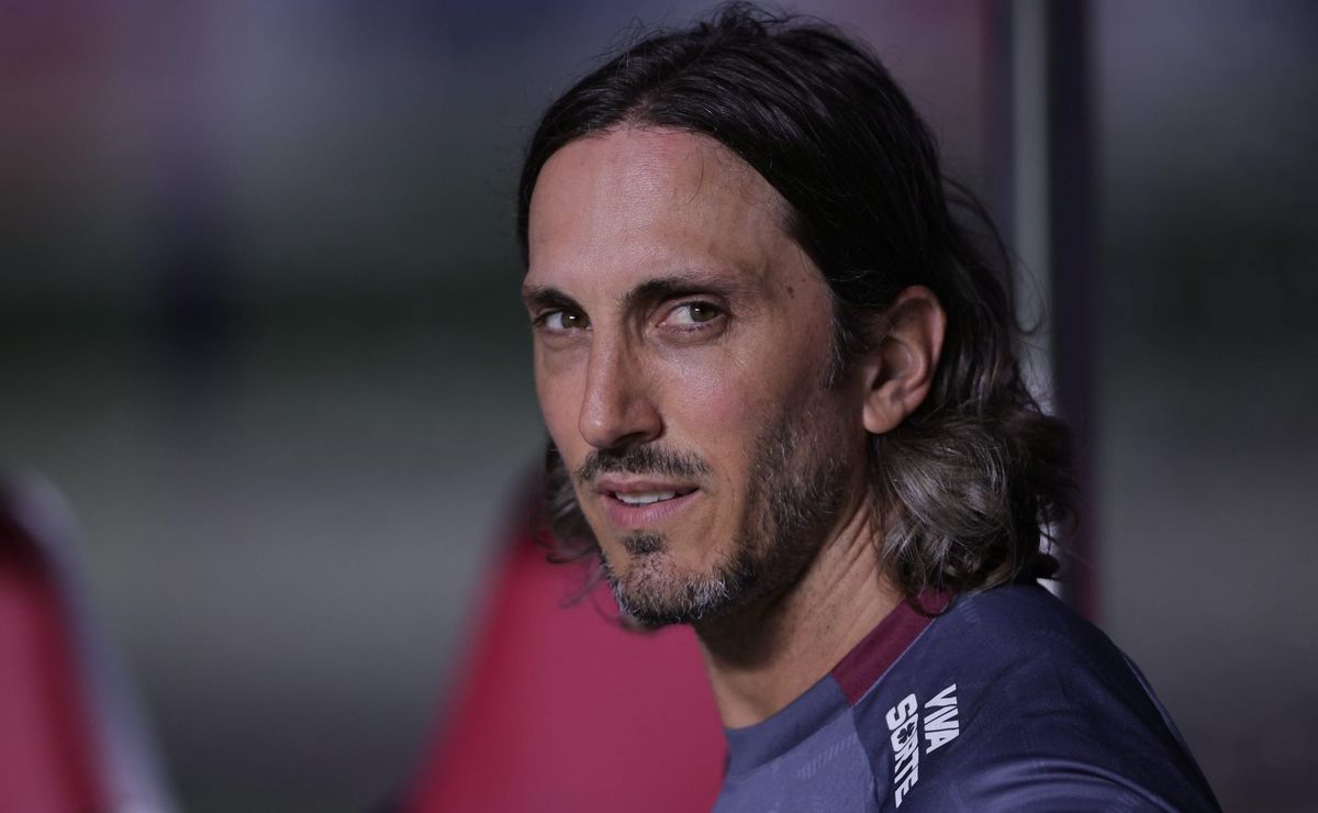 Zubeldía alerta sobre base do São Paulo e revela porque barrou Ryan Francisco: “Faltam passar…”