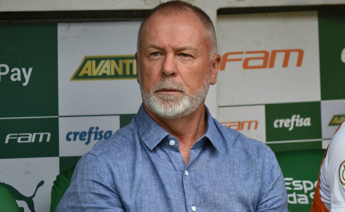 Mano Menezes revela que o Fluminense está tendo dificuldades para fechar com novos reforços: “Não é fácil”