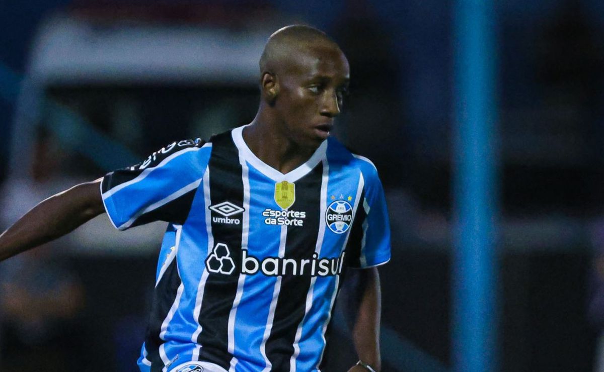 Gabriel Mec estreia no profissional do Grêmio e desabafa após jogo: “Sei da minha responsabilidade”