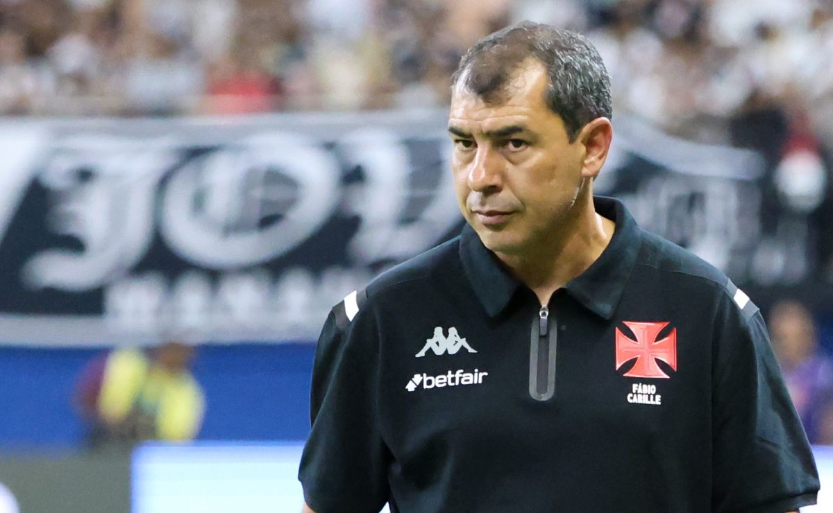 Fábio Carille alega que desgaste foi o principal motivo de poupar os titulares do Vasco