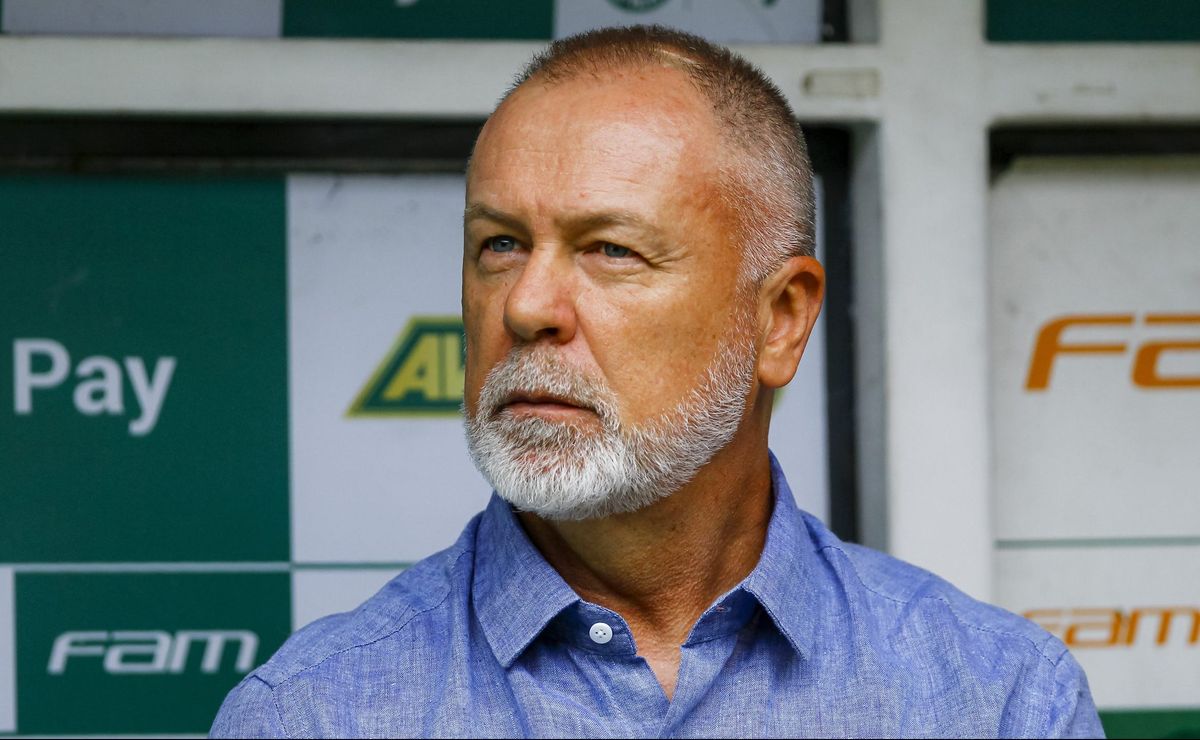 Mano Menezes coloca o Botafogo como favorecido no clássico por conta do gramado