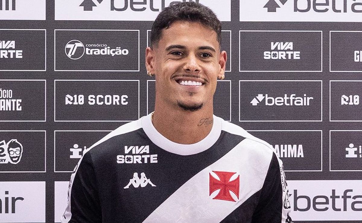 Lucas Freitas celebra estreia no Vasco e destaca apoio da torcida