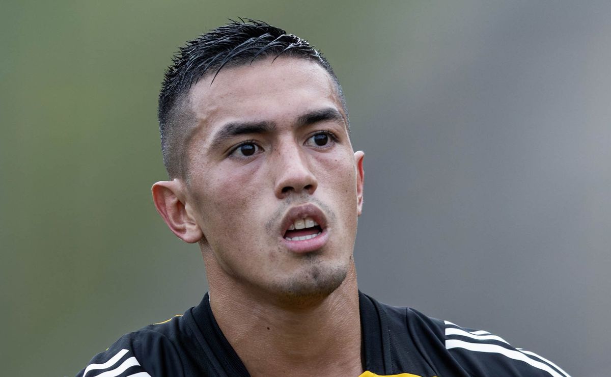 Cuello mal chega ao Atlético-MG e conta bastidores inéditos envolvendo Cuca: “Confiança a mais”