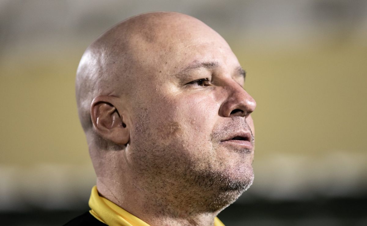 Rogério Corrêa projeta Vasco x Volta Redonda pelo Campeonato Carioca: “Vale a liderança”