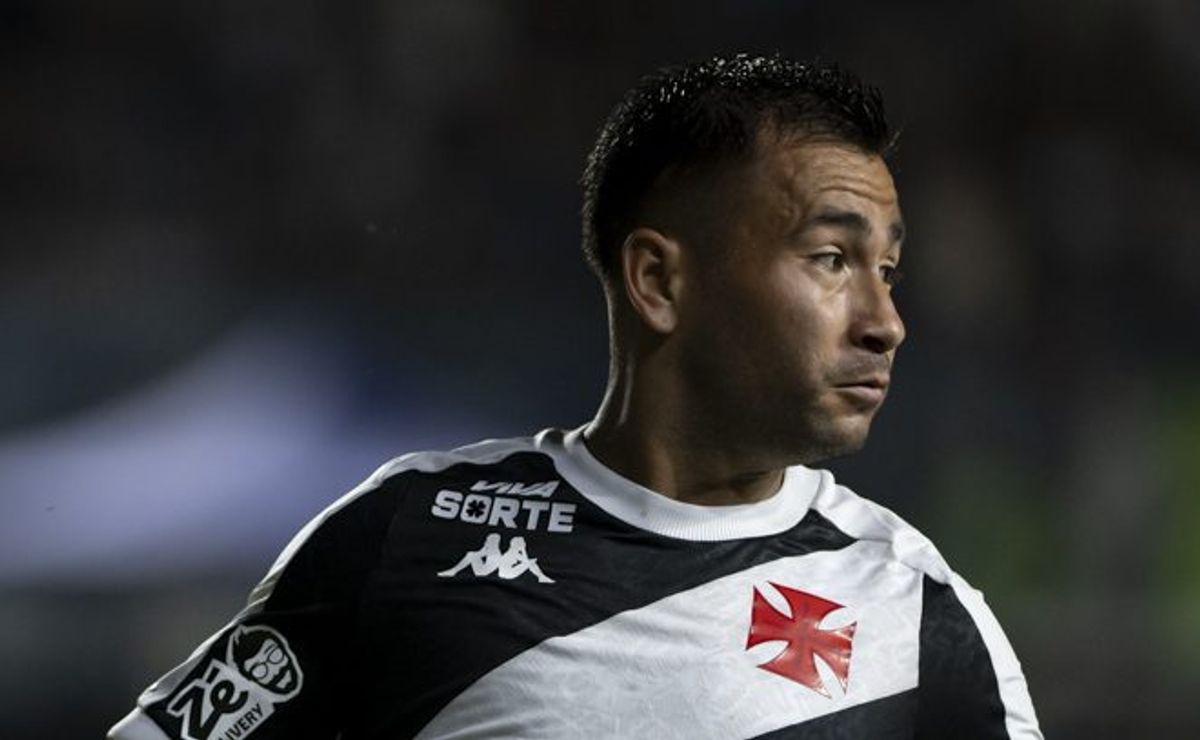 Jean David é escanteado no Vasco e aumenta rumores sobre troca de atacantes no mercado