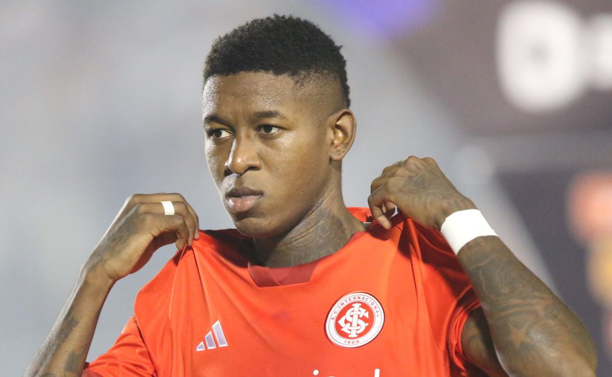 Internacional decide contratar parceiro para Vitão e estuda acordo por Jubal, do Auxerre, da França