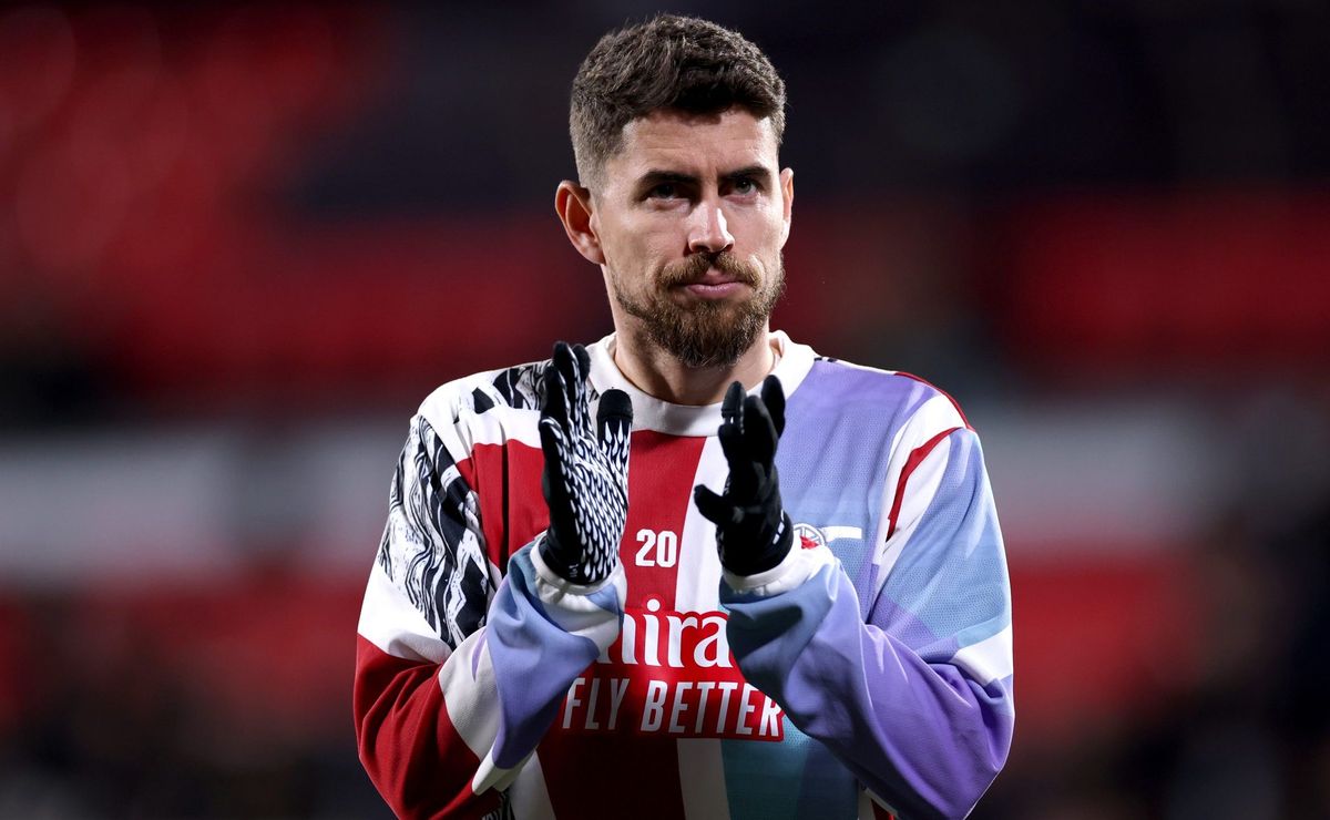 Arsenal-ING descarta liberação imediata e José Boto encaminha pré-contrato com Jorginho no Flamengo