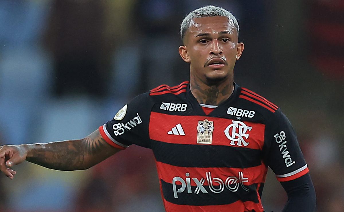 José Boto se reúne com Filipe Luís e Flamengo bate o martelo em venda de Wesley por R$ 150 milhões