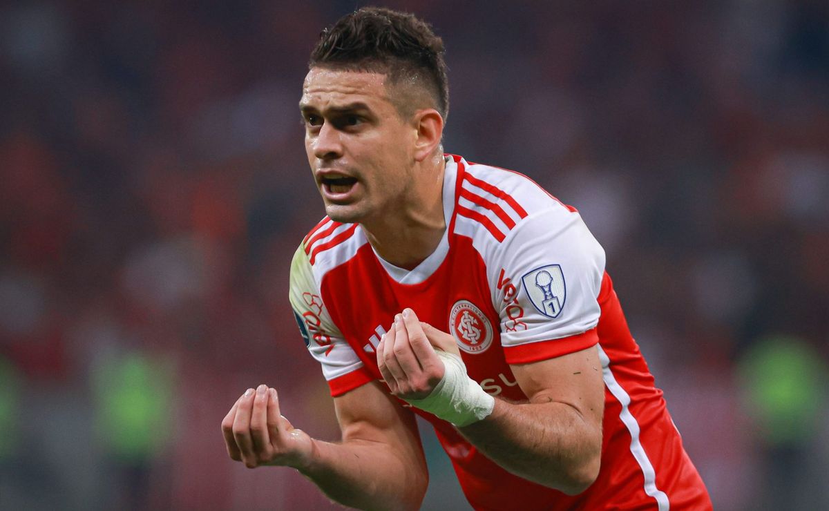 Rafael Borré quebra o silêncio sobre polêmicas de arbitragem no Campeonato Gaúcho: “Árbitro não vê”