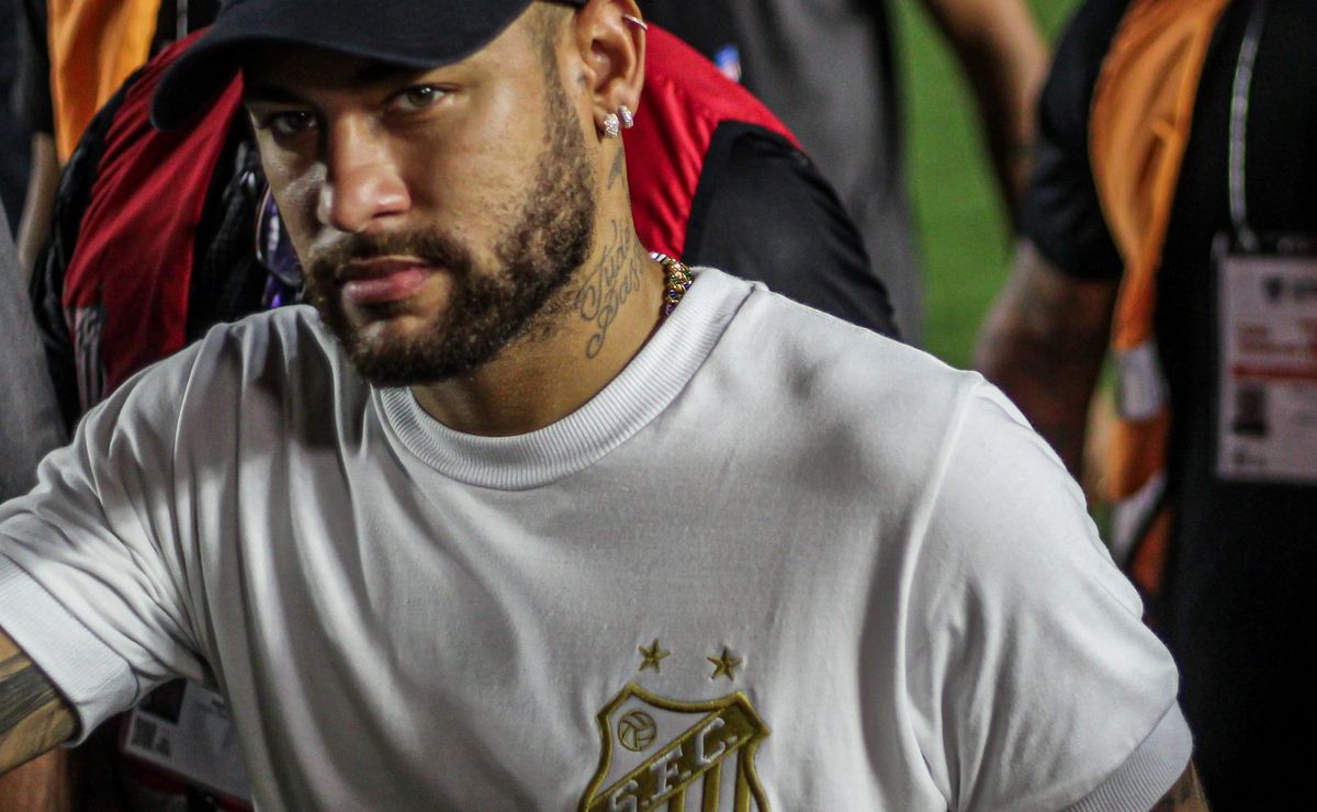 Volta de Neymar não é suficiente e Guilherme pode deixar o Santos; Al-Khaleej-SAU prepara proposta
