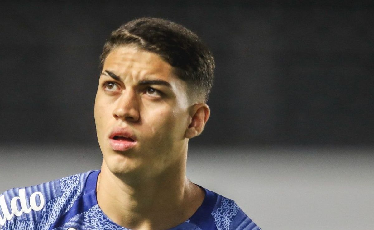 Jair não vai voltar para o Santos e zagueiro assina com o Botafogo, crava Sormani