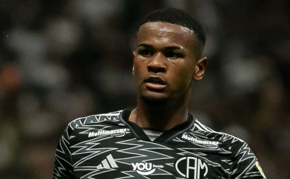 Atlético-MG e staff de Alisson trocam farpas após problemas em negociação