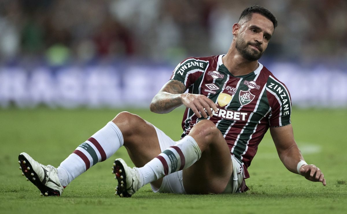 Renato Augusto passa por cirurgia e vira desfalque do Fluminense por tempo indeterminado