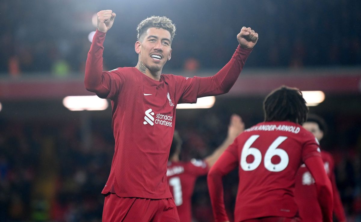 Roberto Firmino contratado pelo Palmeiras não deve acontecer após carinho do atacante com Corinthians