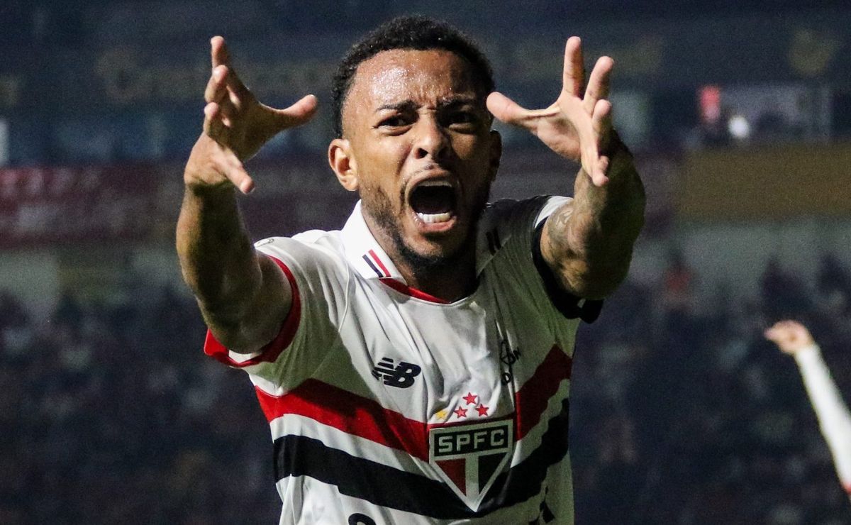 Ex-laterais do São Paulo brilham em estreias por Southampton e Porto B na Europa